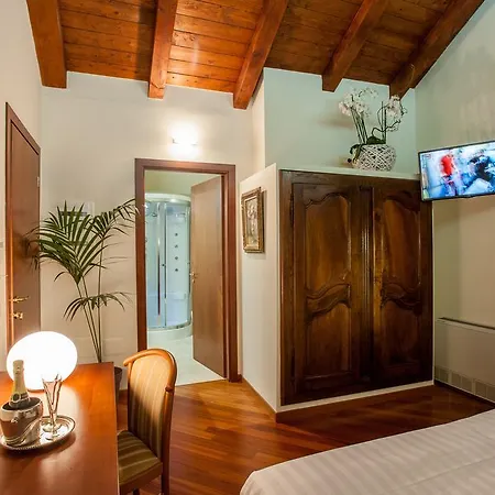 Hotel Flora 4*