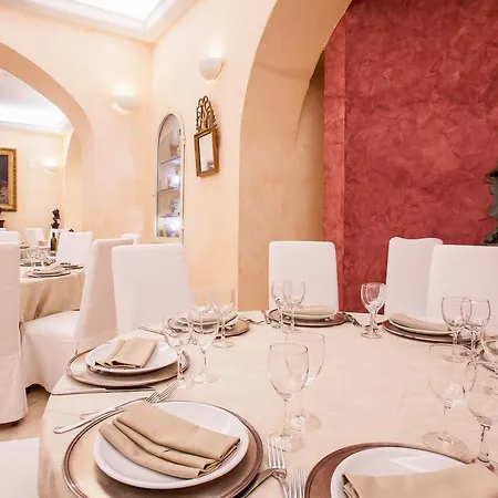 Flora Hotel 4*