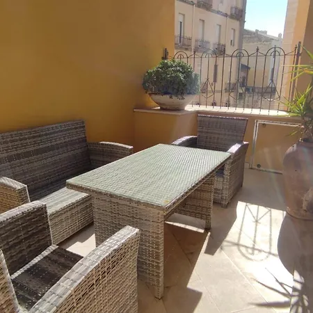 Flora Hotel 4*