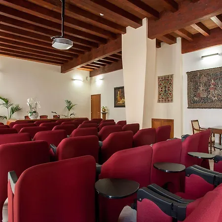 Hotel Flora