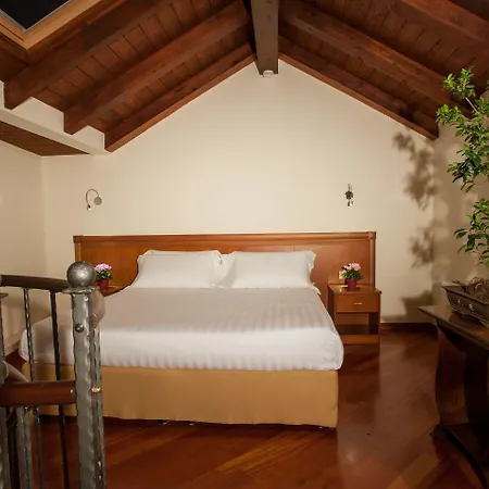 Flora فندق كالياري