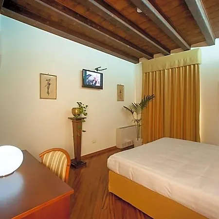 Hotell Flora 4*