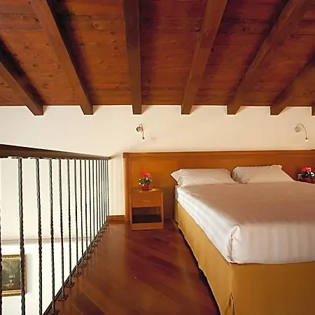 Hotell Flora