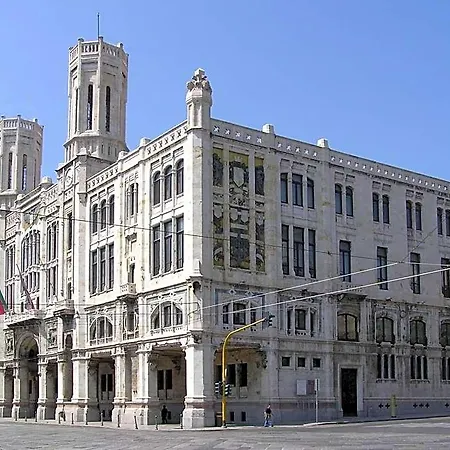 Flora Hotell 4*