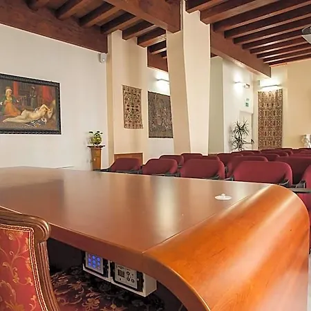 Hotel Flora 4*