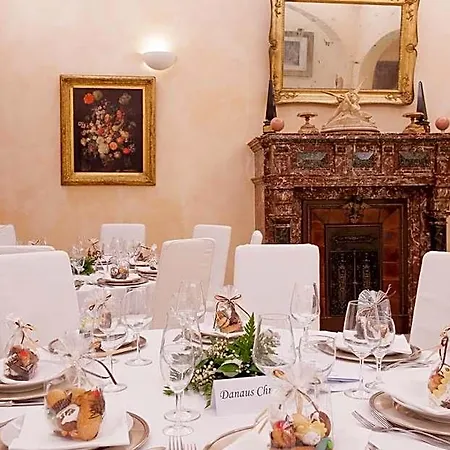 Hotel Flora 4*