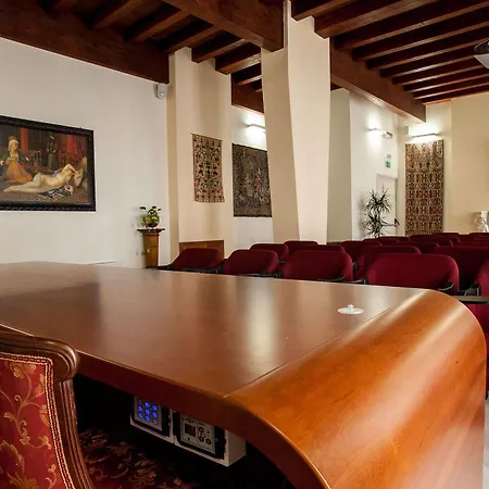 Hotel Flora 4*